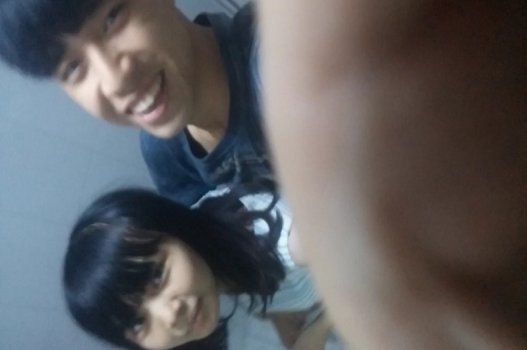 Bướm non ôm chặt sướng nhưng cu hơi rát